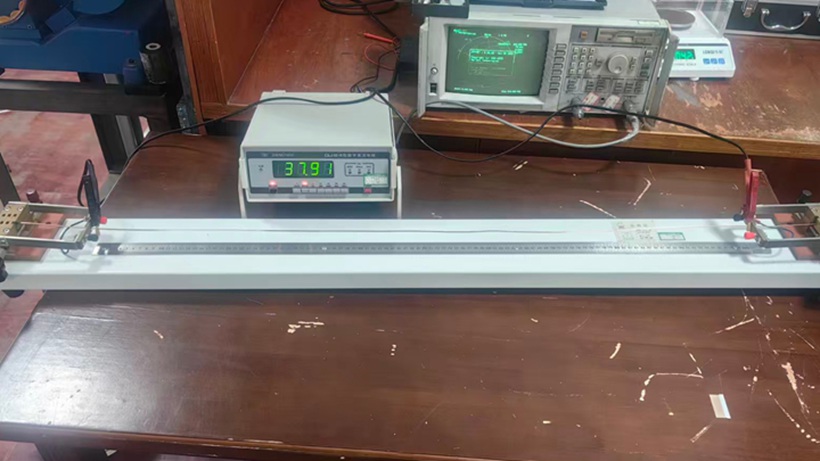 Electrical resistance test fixture and measuring instruments
